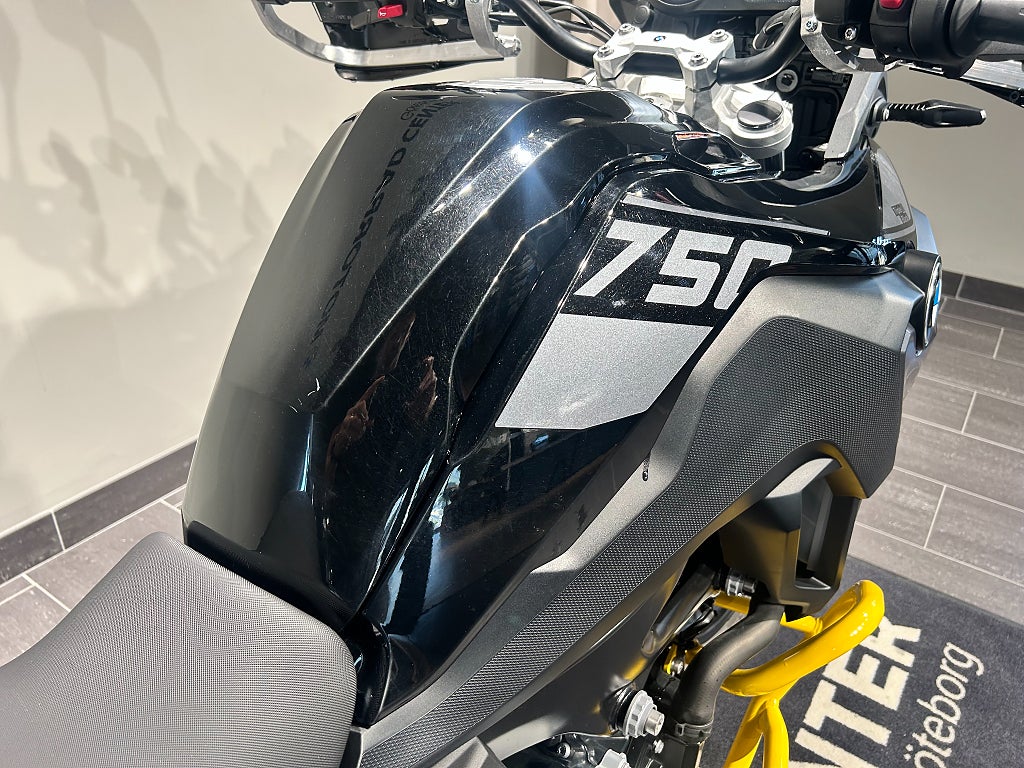 BMW F750GS /3,45%/Chassisänkt/Motorbågar/703 mil