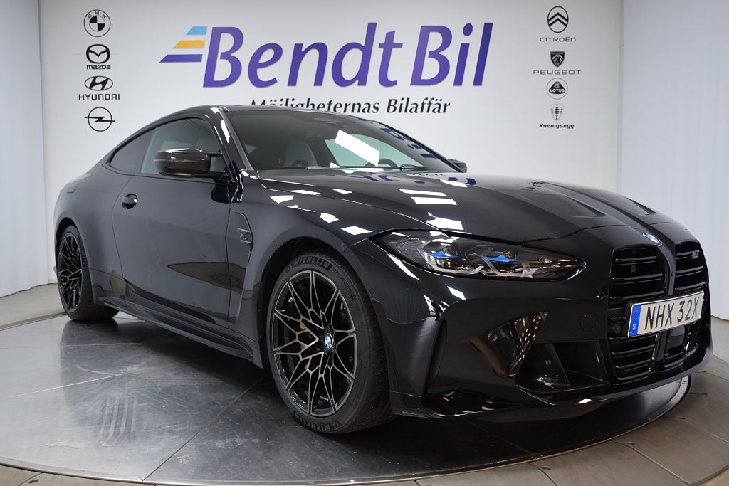 BMW M4 Competition xDrive  / Keramiska bromsar / DAP 