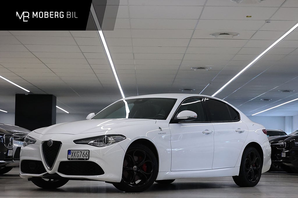 Alfa Romeo Giulia Veloce Q4 T 280hk B-kamera Keyless Skinn MOMS