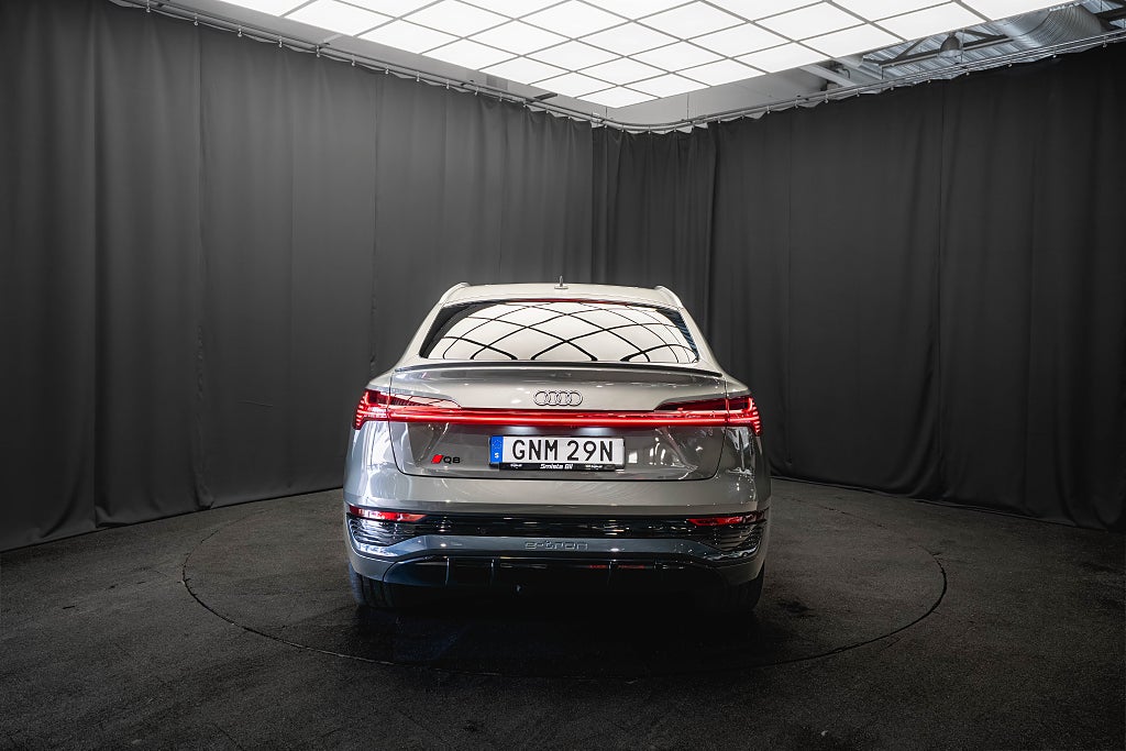 Audi q8-e-tron 55 Sportback Q S-Line PANO LÄDER B&O 22' LUFT 360° MOM
