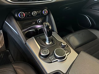 Alfa Romeo Stelvio 2.2 JTD 16V Q4 S&V-hjul/Kamera/Elstolar/Harman/kardon – bild 25