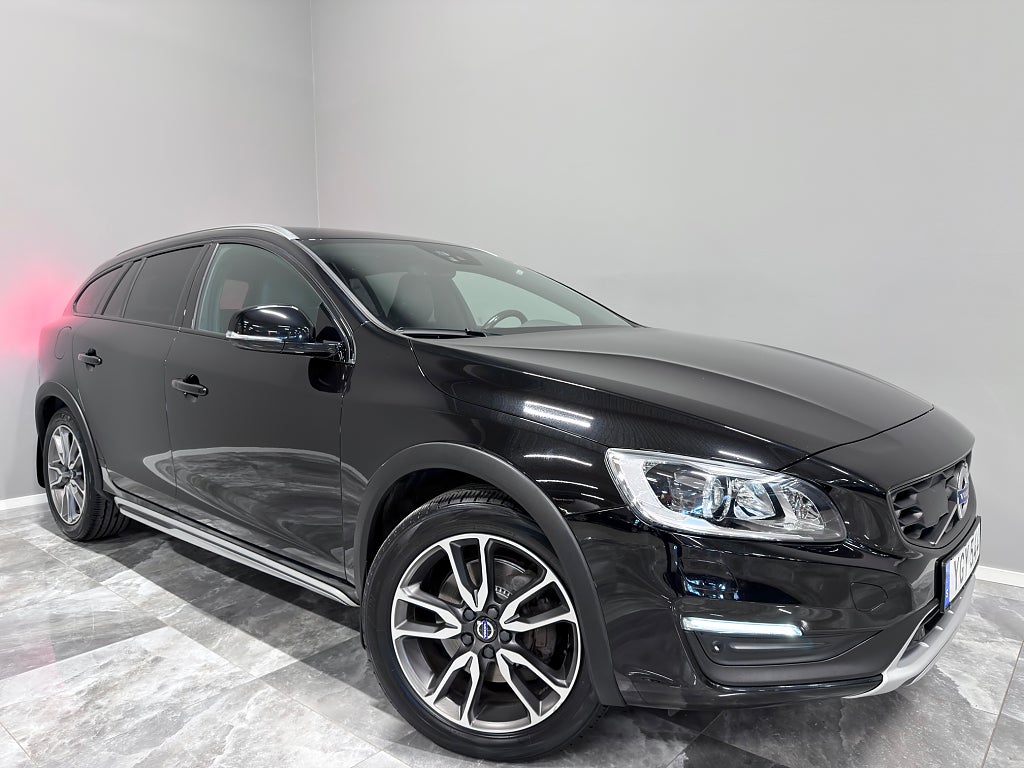 Volvo V60 Cross Country D4 AWD Auto/Drag/GPS/Kamera/Värmare/VOC/Ny kamrem/BLIS