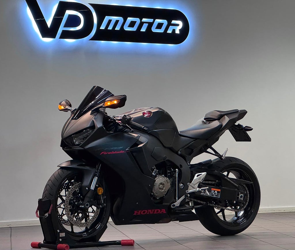 Honda CBR1000RR Fireblade  Scorpion Slip-On PowerBrake 192hk