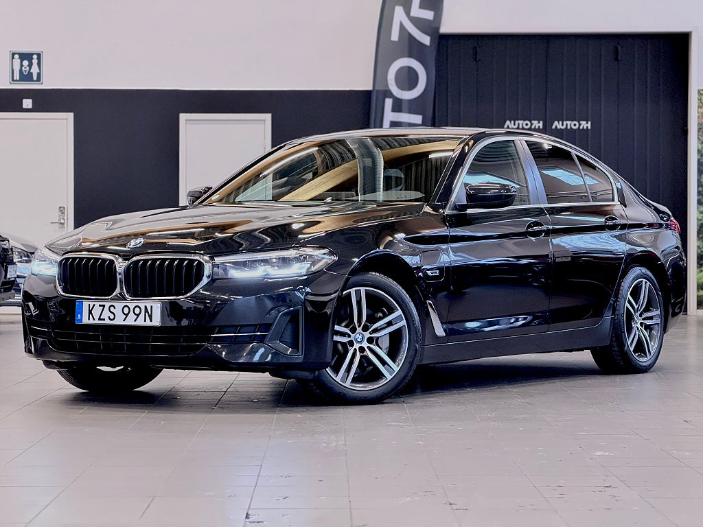 BMW 530e xDrive/Navigation / Drag / Rattvärme / Skinn / B-Kamera