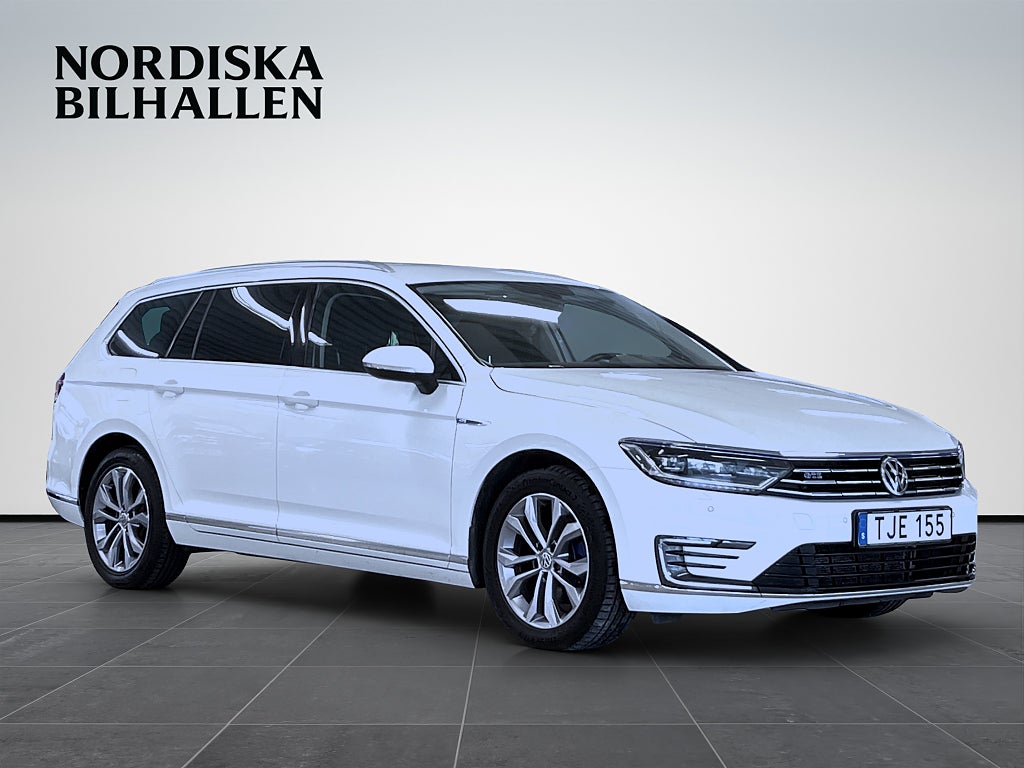 Volkswagen Passat Variant GTE 1.4 TSI ACT GTE Nybesiktad Värmare Drag
