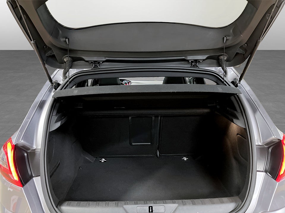 Bild på Peugeot 308 5D GT-Line 1.2 PT 130hk GLASTAK P-SENSORER 