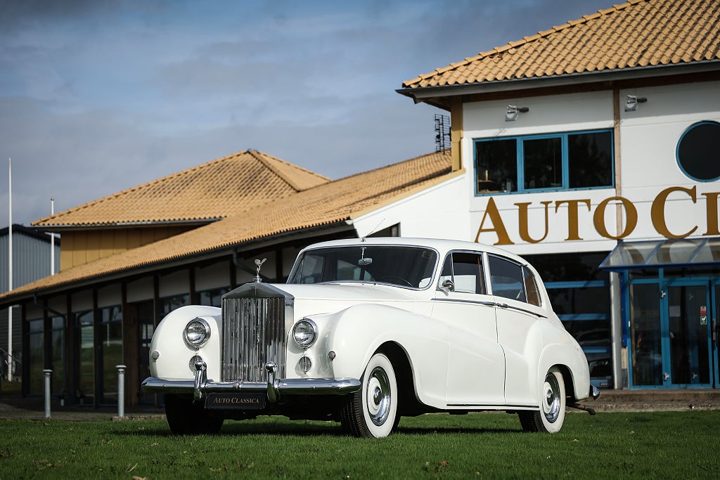 Rolls-Royce Silver Wraith by H.J. Mulliner