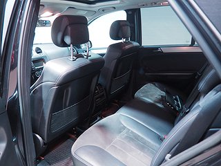 SUV Mercedes-Benz ML 10 av 24