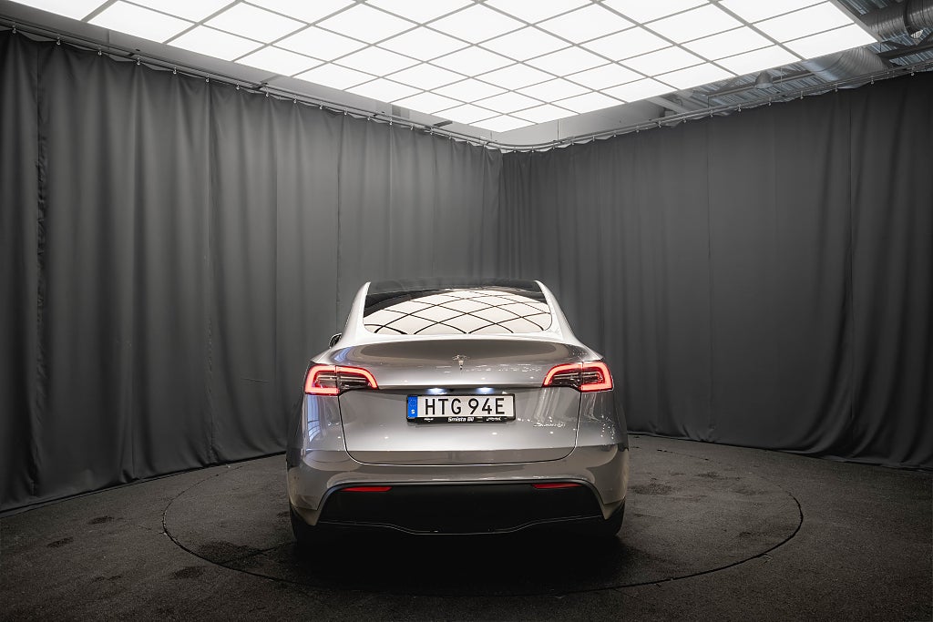 Tesla Model Y Long Range AWD DRAG 20'' QUICKSILVER PANO 1-ÄGARE MOMS