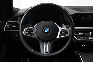 Sedan BMW 330e 18 av 32