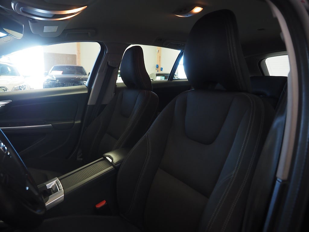 Volvo V60 T3 Business Kinetic 152hk | Bluetooth | PDC |