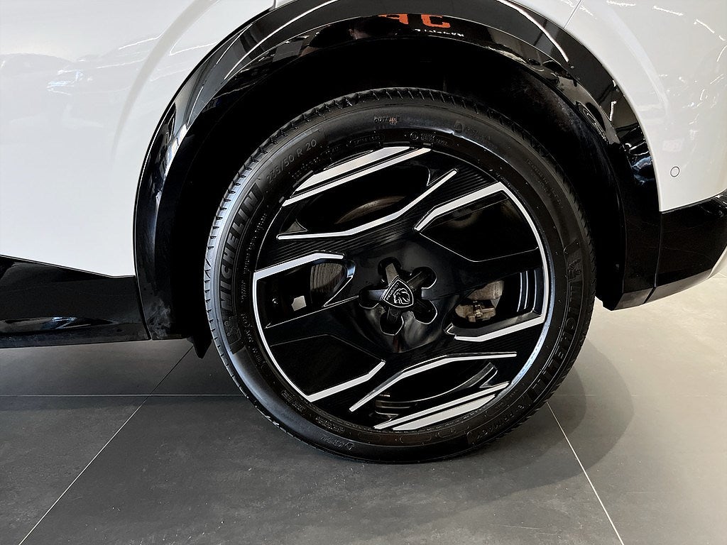 Bild på Peugeot E-3008 GT Ultimate 214hk Aut - B-KAMERA, CARPLAY,NAV