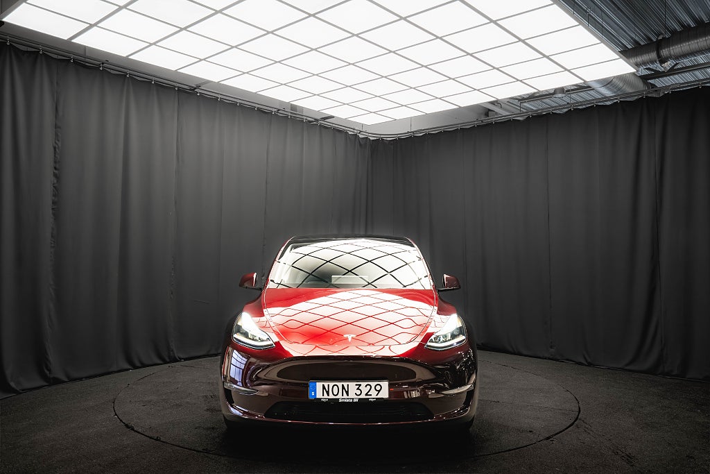 Tesla Model Y Long Range AWD CHERRY-PÄRLEFFEKT DRAG PANO 1-ÄGARE MOMS