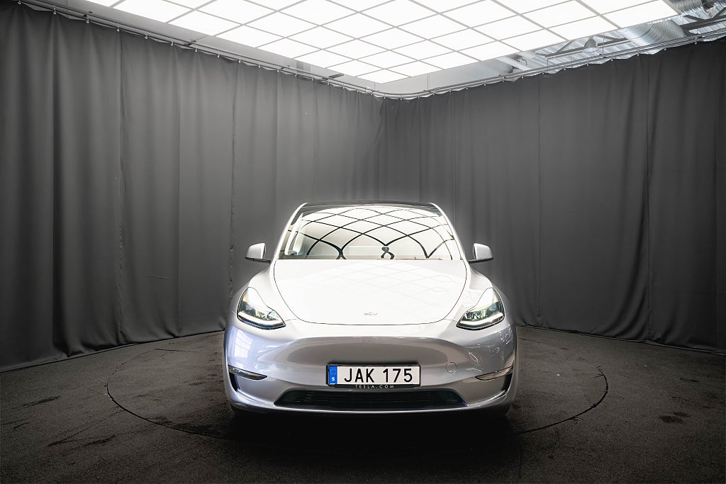 Tesla Model Y Long Range AWD DRAG 20'' QUICKSILVER PANO 1-ÄGARE MOMS