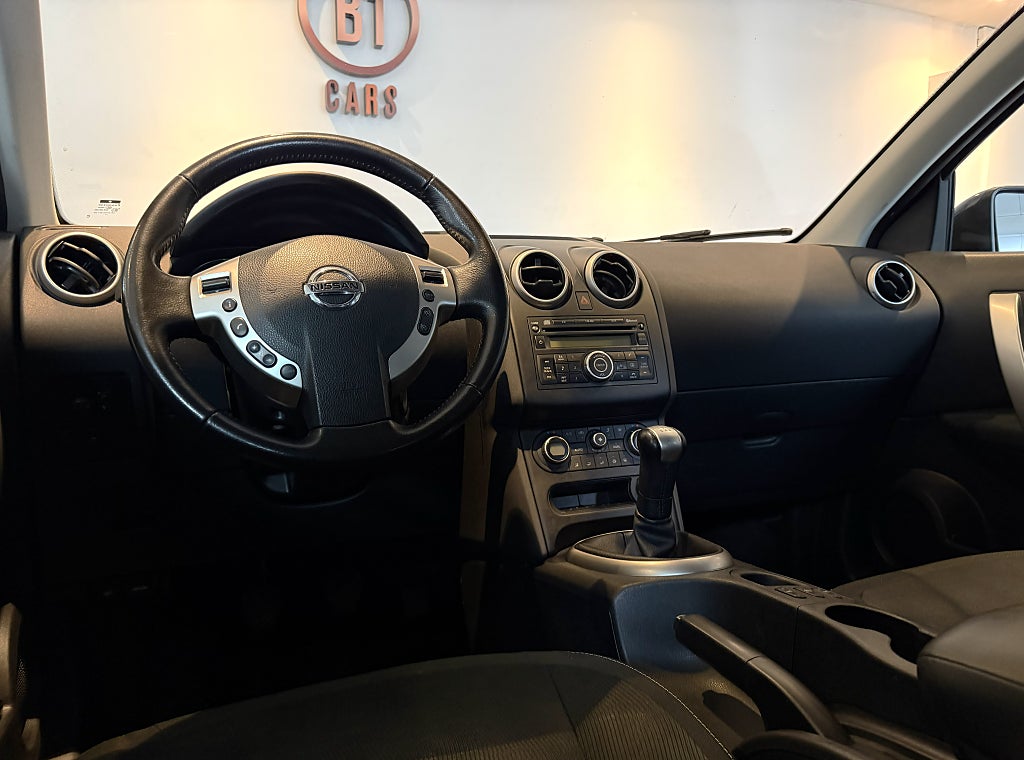 Nissan Qashqai 1.6 114HK NYBESIKTIGAD KAMKEDJA FARTHÅLLARE P-SENSOR