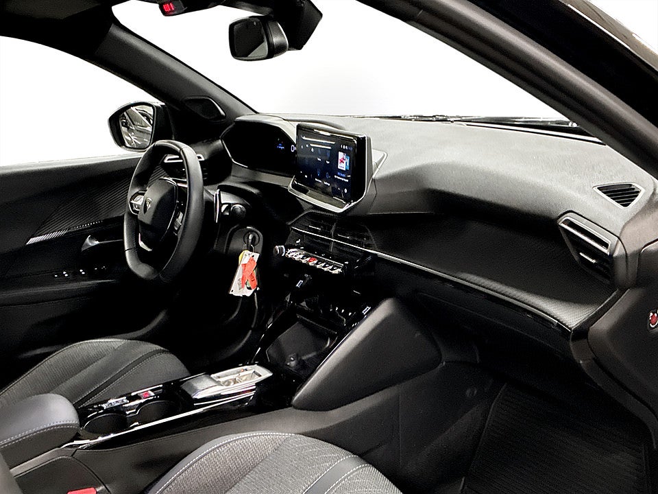 Bild på Peugeot 2008 Allure 1.2 PT 130hk Aut B-KAMERA CARPLAY