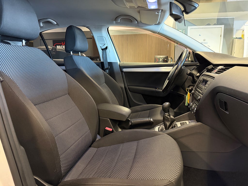 Skoda Octavia 2013 - miniatyr 19