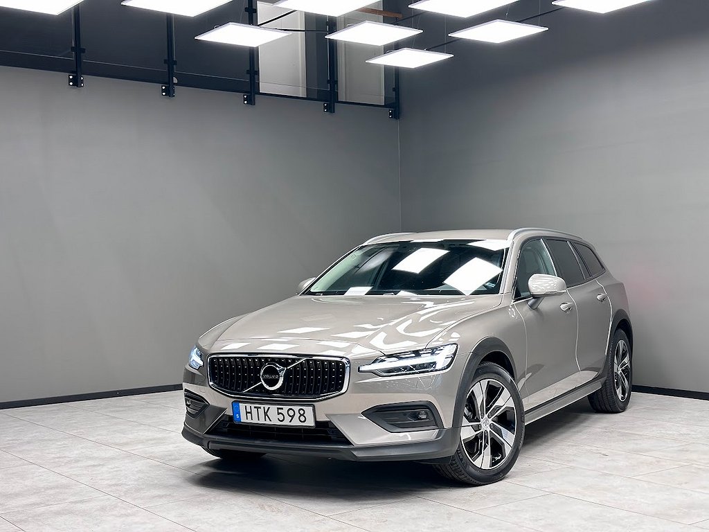 Volvo V60 Cross Country B4 AWD / VOC / Backkamera / Navi