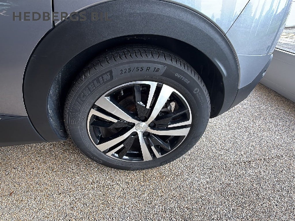 Peugeot 3008 GT HYBRID4 300H thumbnail