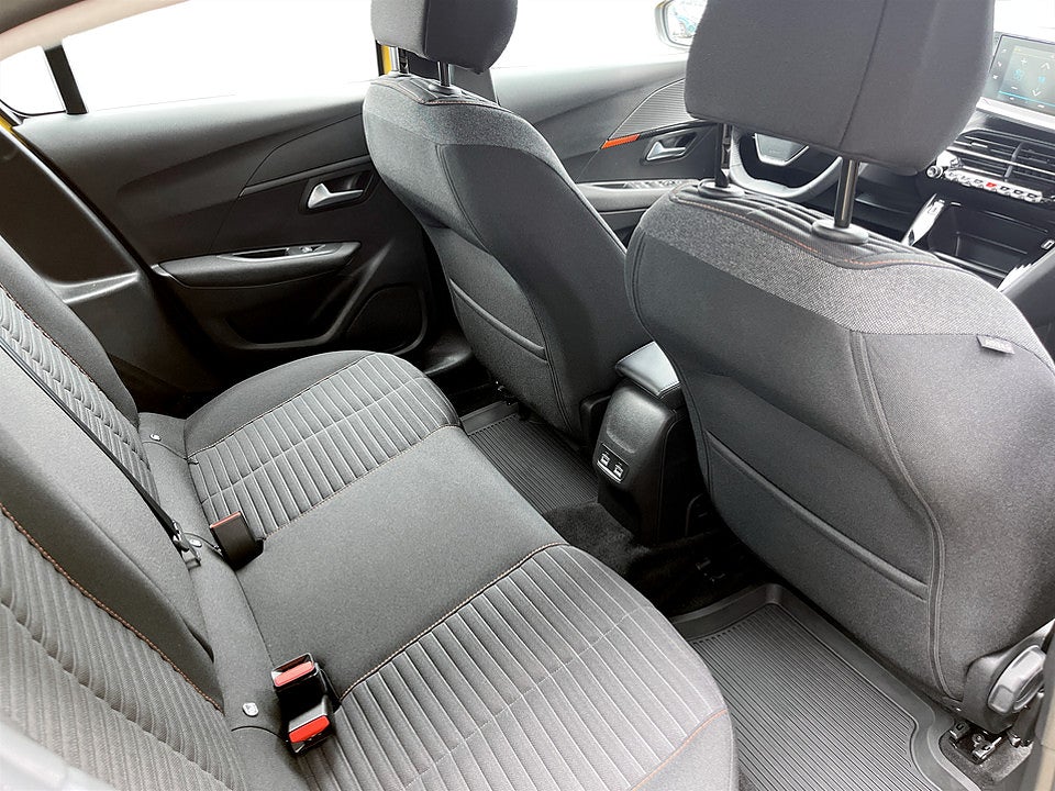 Bild på Peugeot E-208 Active 50 kWh 136hk CARPLAY BACKSENSORER