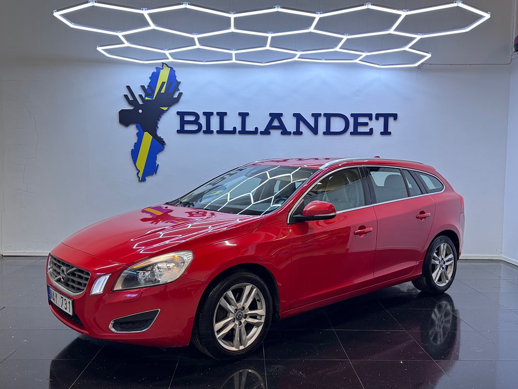 Volvo V60 D4 AWD Geartronic Summum-Nyservad-Drag-0%Ränta- Euro 5