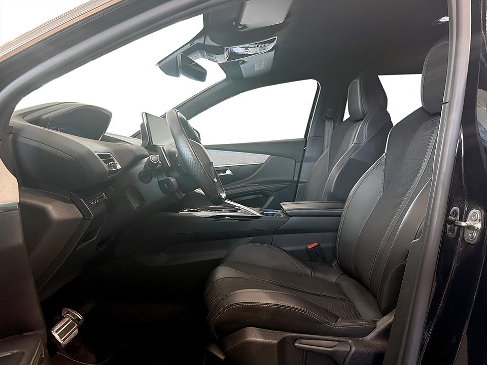 Bild på Peugeot 5008 GT 1.2 PT 130hk Aut 7-SITS B-KAMERA CARPLAY