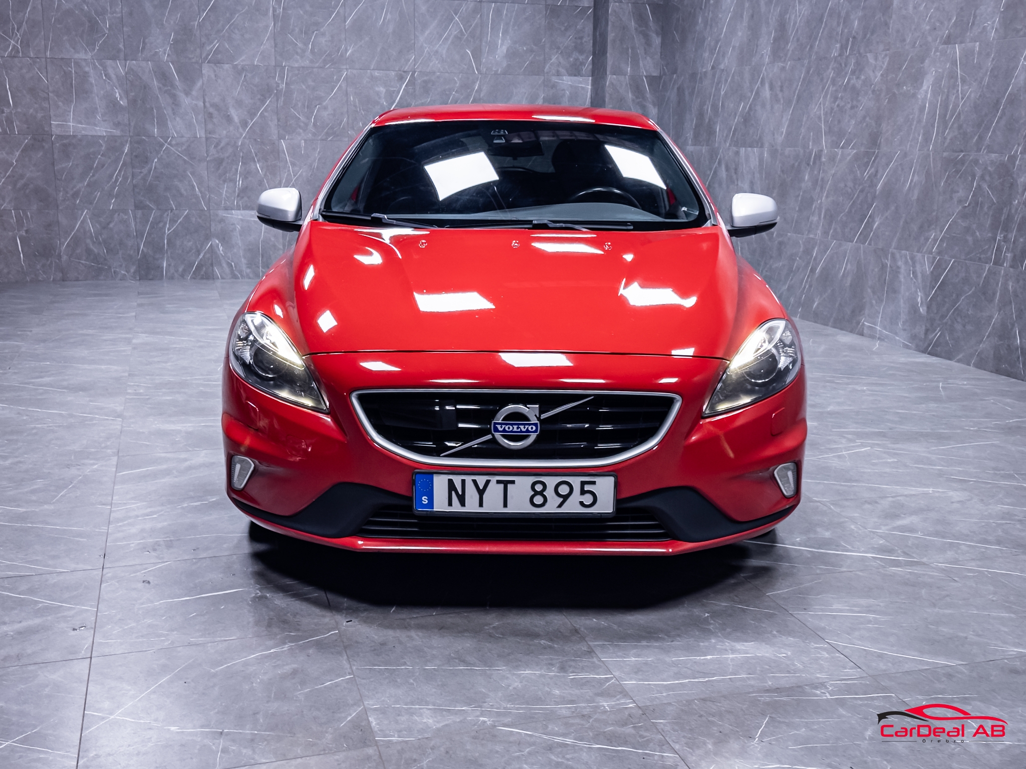 Volvo V40 2016, photo 2/57
