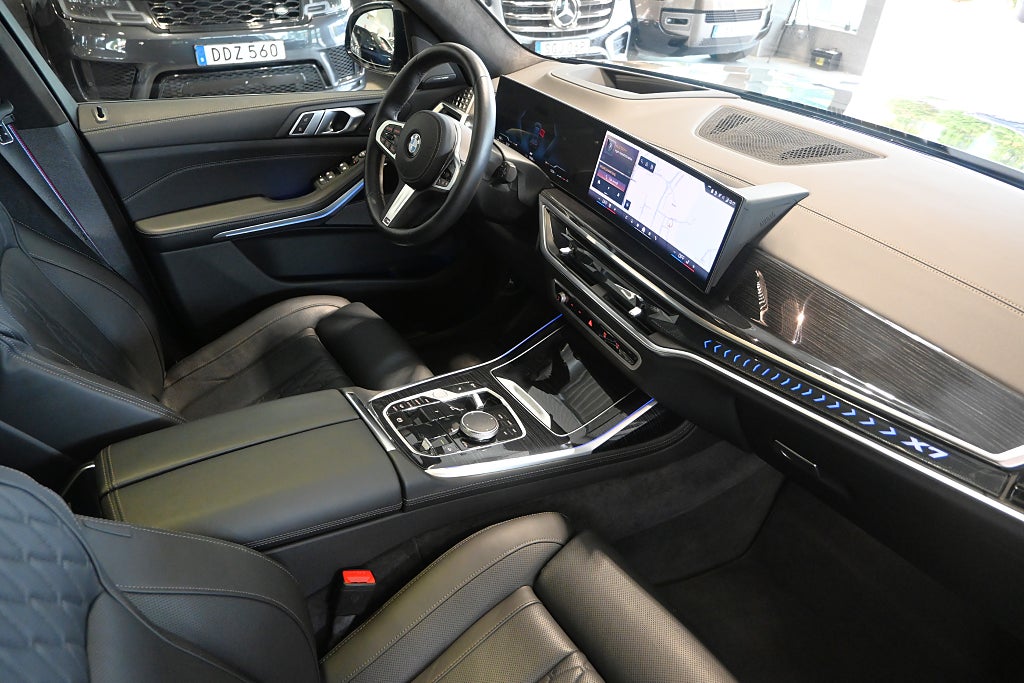 BMW X7 2025 - miniatyr 10