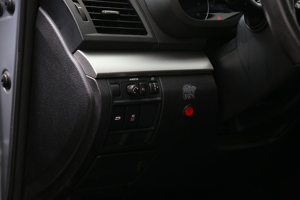 Subaru Legacy 2,5i 173hk Business AWD Kombi Motorv Drag 2013