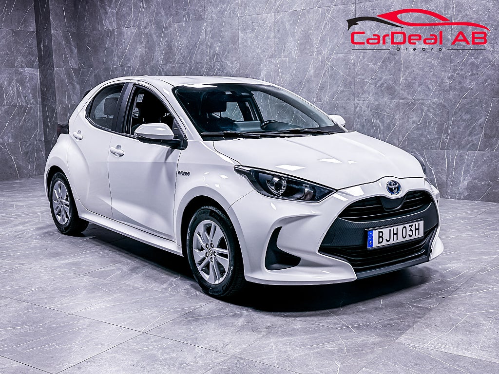 Toyota Yaris Hybrid CVT Active Adaptiv farthållare Backamera MOMS
