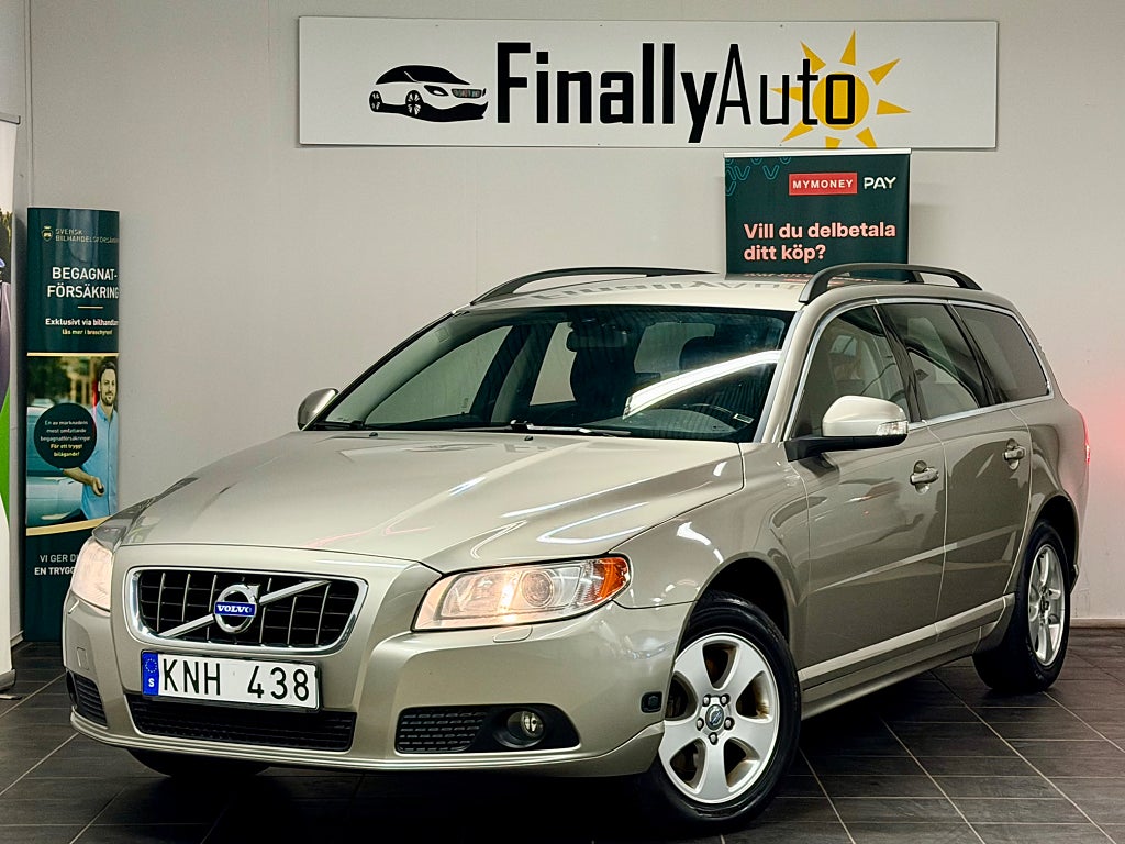 Volvo V70 2.5FT Momentum. 231HK. DRAGKROK/P-SENSOR/KUPEVÄRMARE 