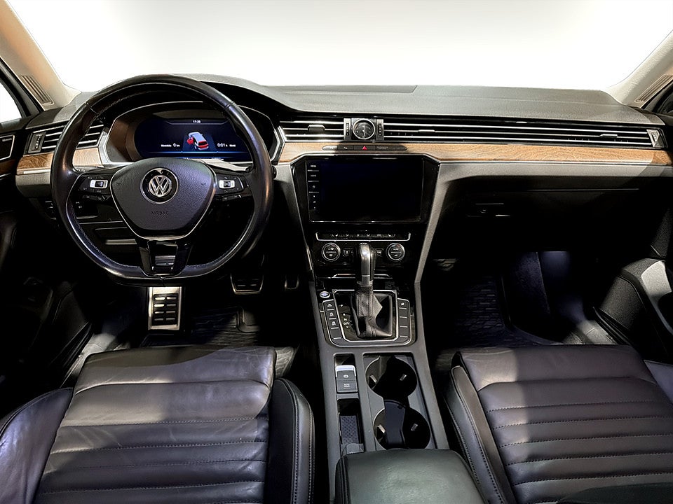 Bild på Volkswagen Passat Alltrack 2.0 TDI 4Motion 240hk Aut AWD - B-KAMERA,DRAG,ELSTOL