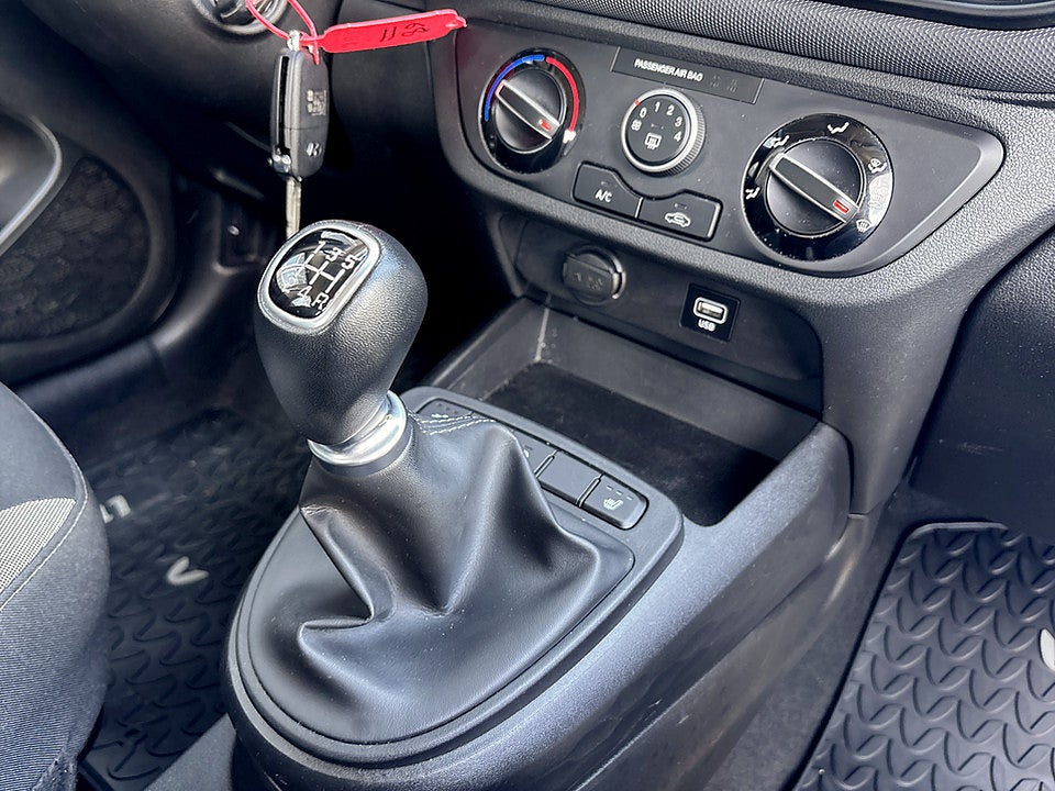 Bild på Hyundai i10 Essential 1.0 MPi 67hk CARPLAY RATTVÄRME