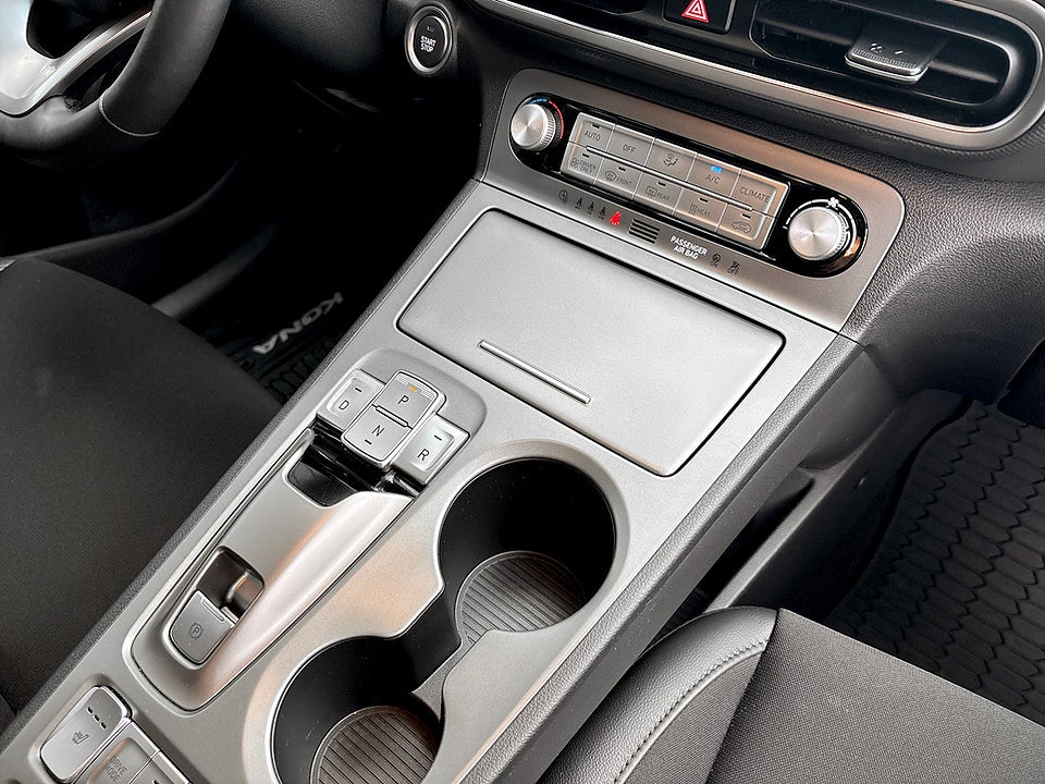 Bild på Hyundai Kona EV Essential 64kWh 204hk Aut B-KAMERA NAVI