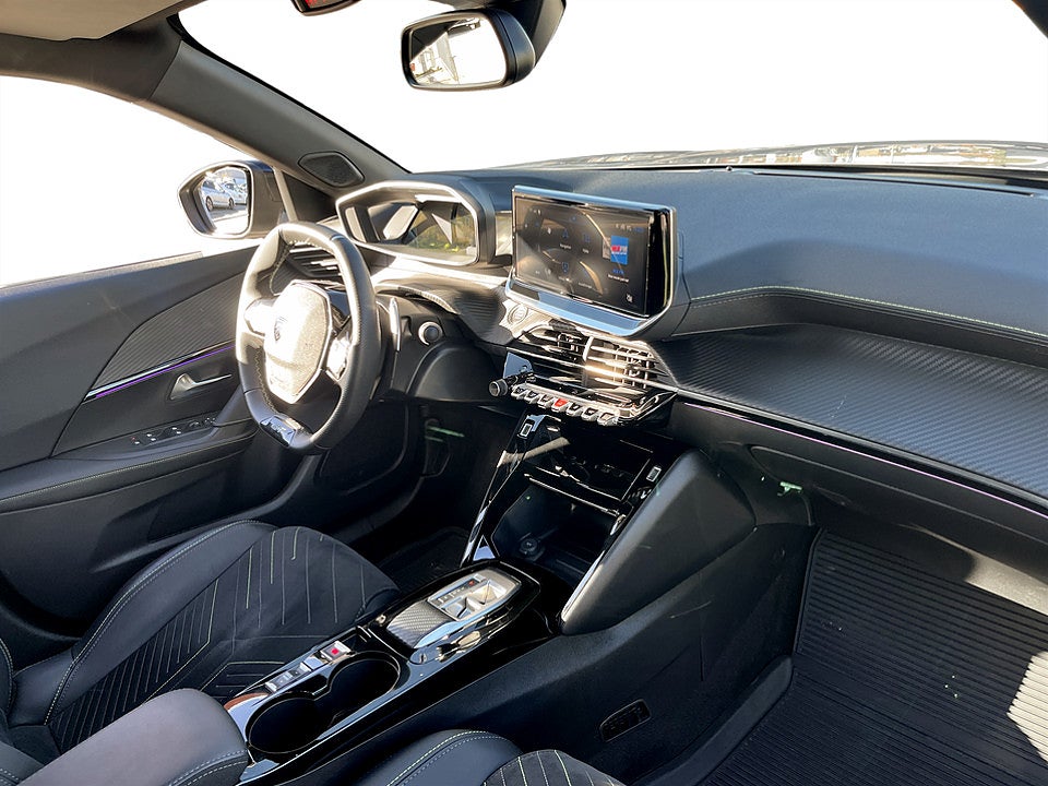 Bild på Peugeot 2008 GT Hybrid 145hk Aut B-KAMERA CARPLAY