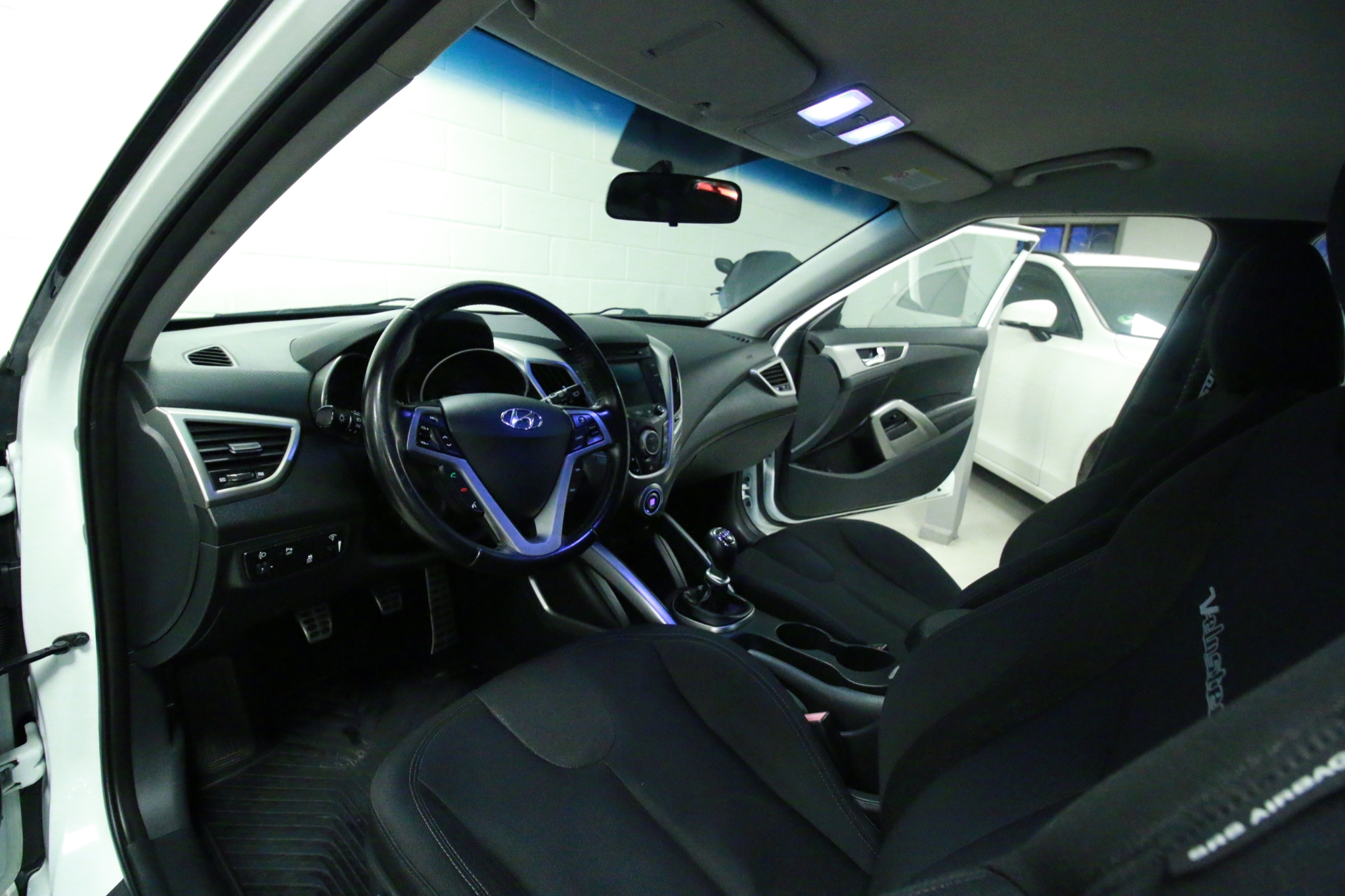 Hyundai Veloster 1.6 GDI 140hk GPS 2012, bild 7/39