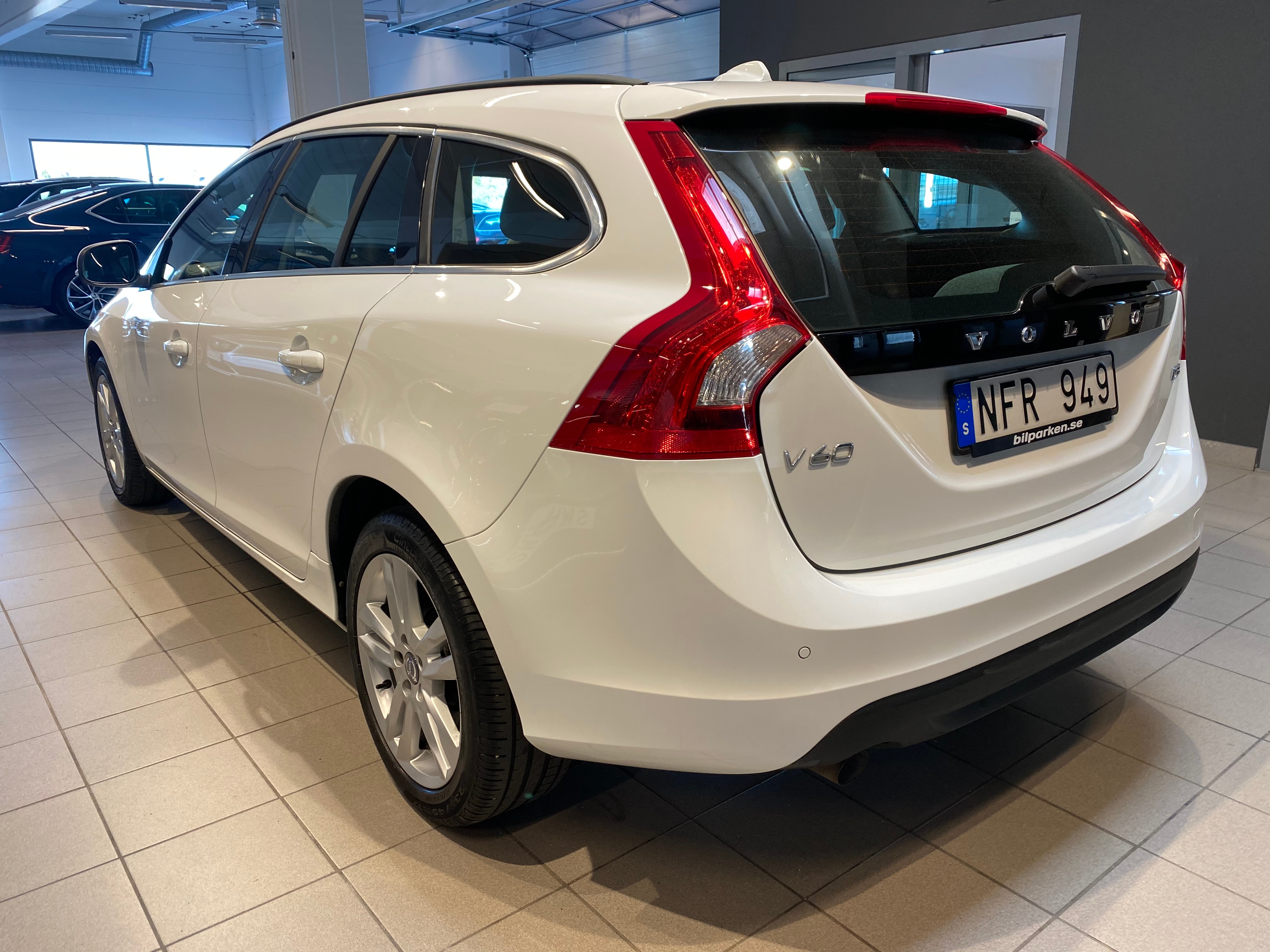 Volvo V60 D3 Geartronic Momentum 136hk 2013, bild 3/40