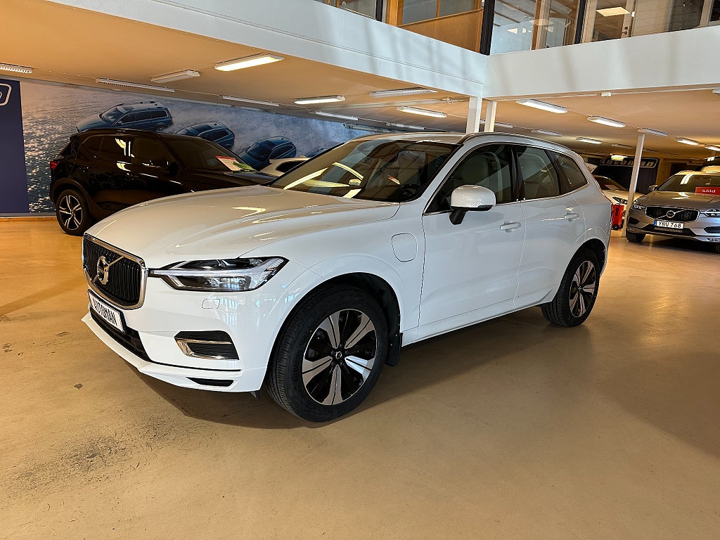Volvo XC60 Recharge T8 AWD Momentum Navi Backkamera Drag V-hjul