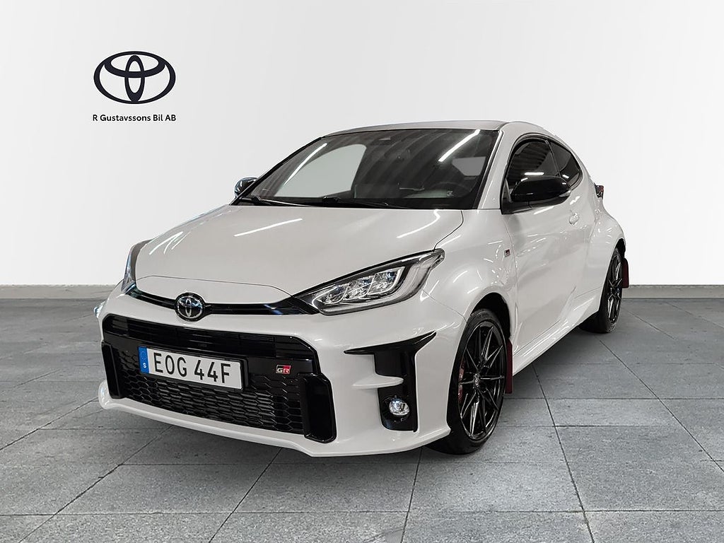 Toyota Yaris AWD Circuit Pack Kolfiber Kamera