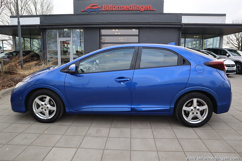 Honda Civic 1.8 16V FWD 142hk Backkamera Svensksåld