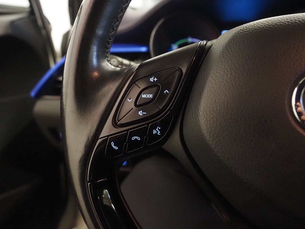 Toyota C-HR Hybrid 122hk CVT Style | Backkamera | 2017