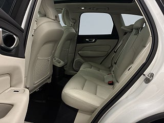 Volvo XC60 Recharge T6 AWD Plus Bright S&V-hjul/Drag/Skinn/Pano – bild 13