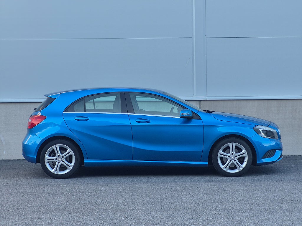 Mercedes-Benz A 200 7G-DCT Urban  Lågmilare Automat Årsskatt 646kr