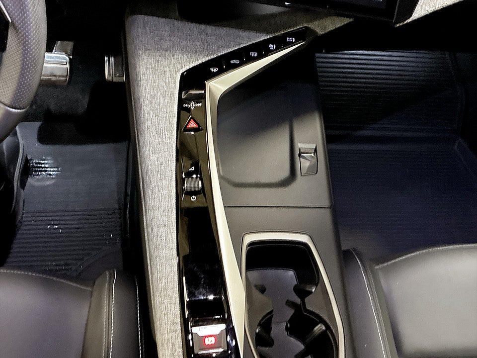Bild på Peugeot 5008 GT Hybrid 145hk Aut 7-SITS B-KAMERA CARPLAY