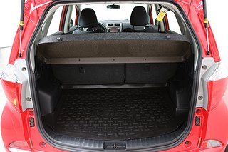 Halvkombi Toyota Verso-S 9 av 23