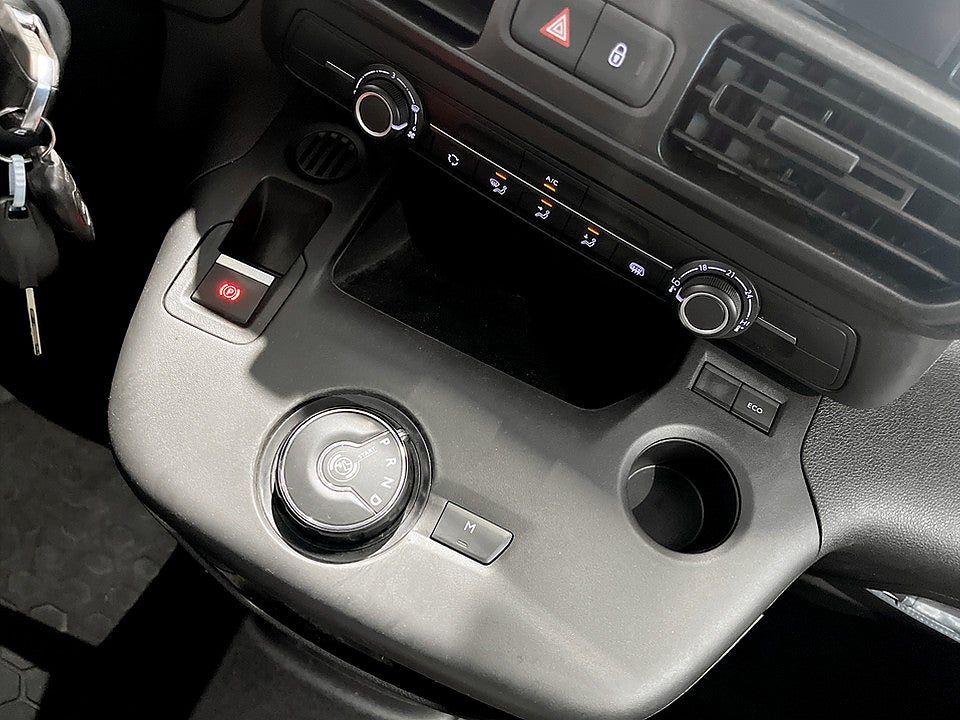 Bild på Peugeot Partner PRO 1.5 BHDi 130hk Aut L1 DRAGKROK