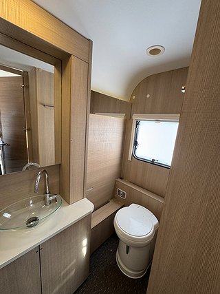 Husvagn, 1-axl Adria Adora 613 HT 10 av 14