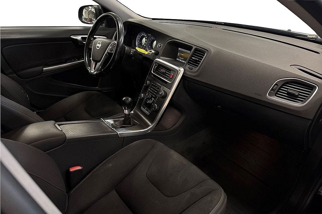 Volvo V60 D2 Momentum 115hk, Drag, kamrem bytt