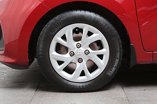 Halvkombi Hyundai i10 8 av 21