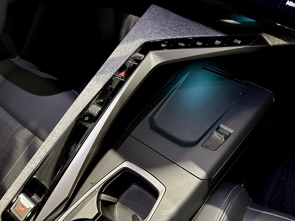 Bild på Peugeot 3008 GT Hybrid 1.2 PT 145hk Aut B-KAMERA CARPLAY NAVI